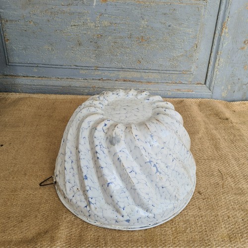 B8253 alte emaille guglhupf - emaille,