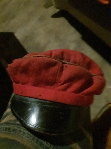 Rote schirmmütze - rote,