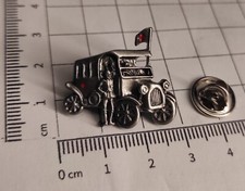 PIN/Anstecker KRANKENWAGEN