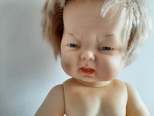 * Schildkröt Puppe Junge mit