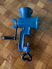 Alter Fleischwolf blau große