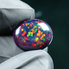3,55 Ct Schwarzopal Edelstein