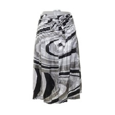 Lisa Steuten, Rock, Größe