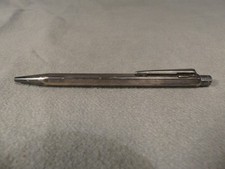 Caran d'Ache Kugelschreiber versilbert Gravur Reishauer