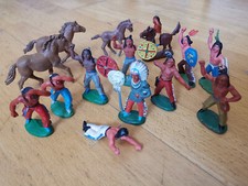 Indianer, Figuren aus Gummi, DDR Spielzeug, 10 Stk. + 1 Reiter + 4 Pferde