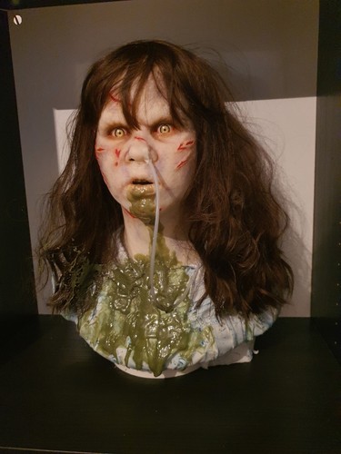 The exorcist lifesize regan - the,