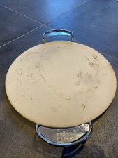 Original Weber Pizzastein Ø 34 cm, unglasiert, mit Edelstahlgriffen