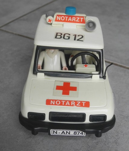 Playmobil notarztwagen aus - playmobil,