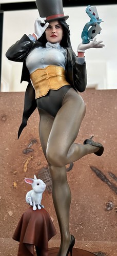 Zatanna scale well painted - scale,