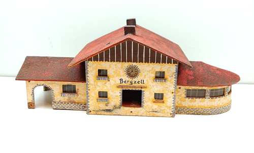 Noch bahnhof bergzell holz - bahnhof,