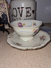 Englische Teetasse mit Blumen