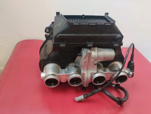 Einspritzdüse und airbox - und,