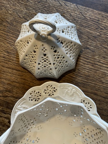 Royal creamware england - royal,