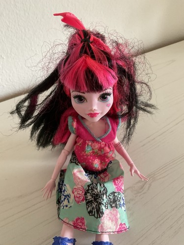 Monster high draculaura doll - monster,