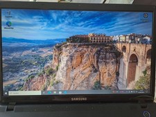 Samsung NP300E5C Notebook - Intel i3 2328M - 8GB RAM - 500GB HDD - Windows 10 15