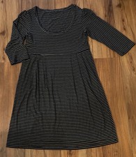 H&M: schwarzes Minikleid