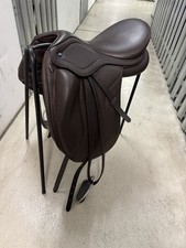 Ikonic Light Dressursattel 17.5 Monoblatt Braun