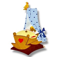 1960er Märchen-Holzbild von Mertens-Kunst: Wiege mit Vogel 26cm Vintage Deko Alt