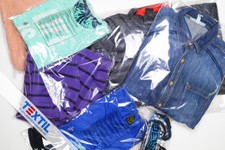 transparente Beutel aus Folie für Textilien und Kleidung mit Selbstklebestreifen