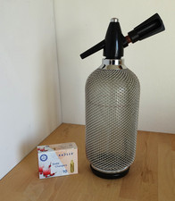 ?Metallnetz Sodaflasche Bottle Glasflasche vintage mit silbernen Gittermantel