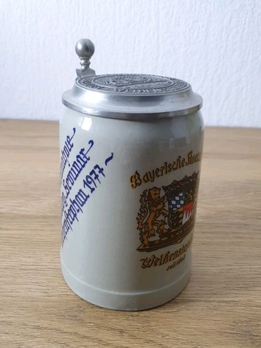 Bierkrug mit deckel steingut - bierkrug,