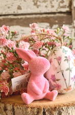Osterhase Hase rosa sitzend