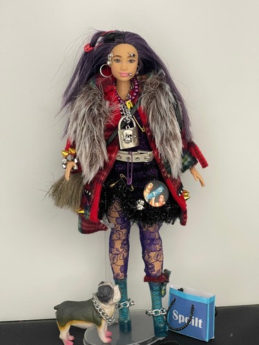 Barbie puppe asiatisch - puppe, im