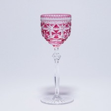 Bleikristall Überfang Römer mit Malteserstern - Mitte 20. Jh. - cranberry