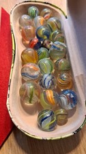 23 Uralte Glasmurmeln Marbles. Verschiedene Farben, Swirl-Optik
