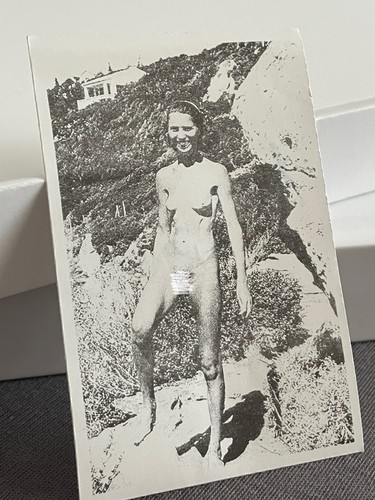 Frauenakt schwarzweiß foto - frauenakt, /