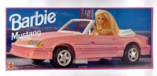 1993 Barbie Auto: Ford Mustang (Rosa) / Pink Sports Car / Mattel 65032, NrfB