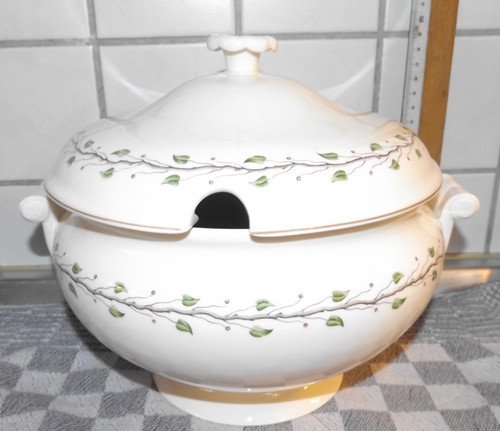 Wedgwood queen ware green - queen´s,