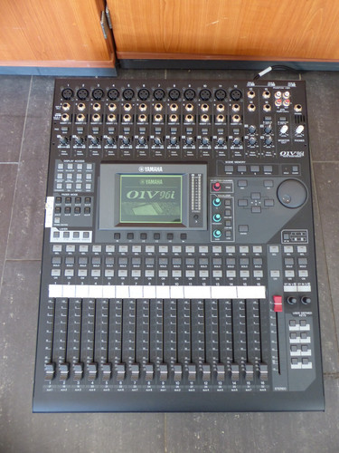 Yamaha 01v96i digital - digital, mixing
