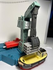 TOMY THOMAS & Friends CRANKY THE CRANE Rackmaster System with Boat 