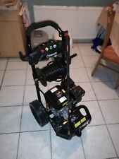 Benzinmotor betriebener