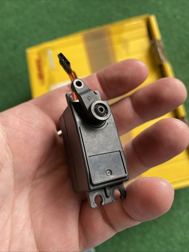 Servo futaba s9550 low profile - low,