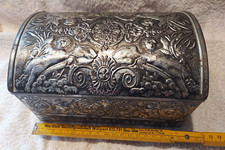 alte Blechdose Haribo Lakritzen Bonn Schatztruhe mit Puttenmotiv Sammlerstück