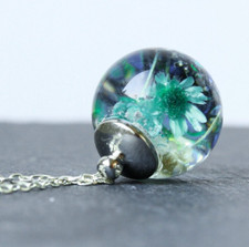 Halskette Blüten Glaskugel Blume romantisch Natur Geschenk Frau Freundin Mutter