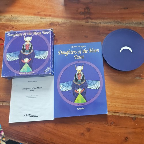 Daughters the moon - daughters, of