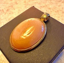 Mondstein Goldanhänger •