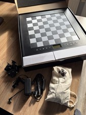 Millennium M831 The King Competition Schachcomputer