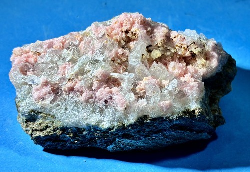 Selten rhodochrosit mit quarz - rhodochrosit,