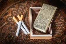 Metall Zigarettenetui Bronce