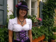 Dirndl Couture, Tian van