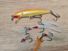 Forellen Barsch:  Rapala Floating 7cm + 5 Drillinge mit Federn  Wobbler Swimbait
