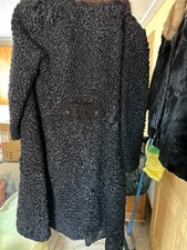 echter Schwarzer Pelzmantel