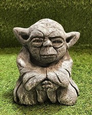 Beton Yoda Skulptur Garten