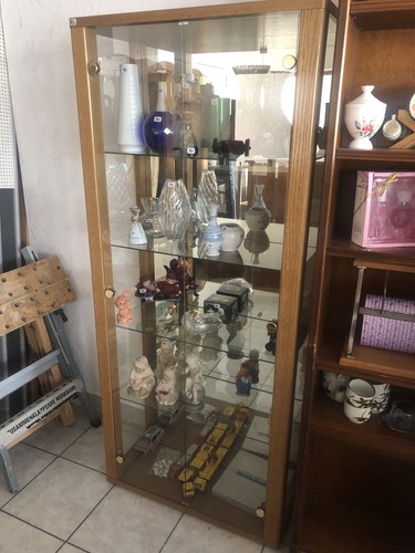 Vitrine mit spiegelrückwand - vitrine,