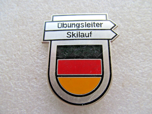 Altes ski sport abzeichen - sport,
