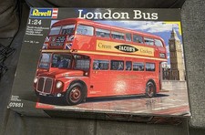 London Bus mit Platinum Edition Zurüstsatz von Revell 1:24  OVP